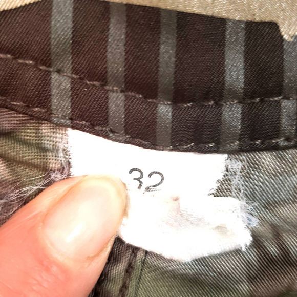 Quiksilver men's Camo Boardshorts size 32 - Picture 2 of 5